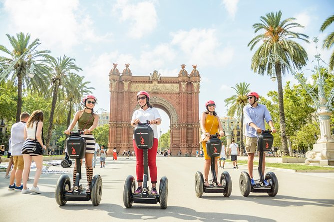 2,5h Barcelona Gaudí Segway Tour - Arc de Triomf and the wide streets of Eixample