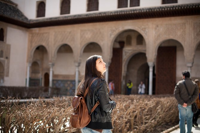 Alhambra Skip-the-Line with Albaicin, Sacromonte by Segway/Bike - One hour among the Generalife gardens