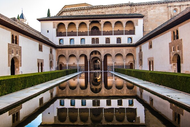Alhambra Skip-the-Line with Albaicin, Sacromonte by Segway/Bike - The midday pause is useful, not wasted time