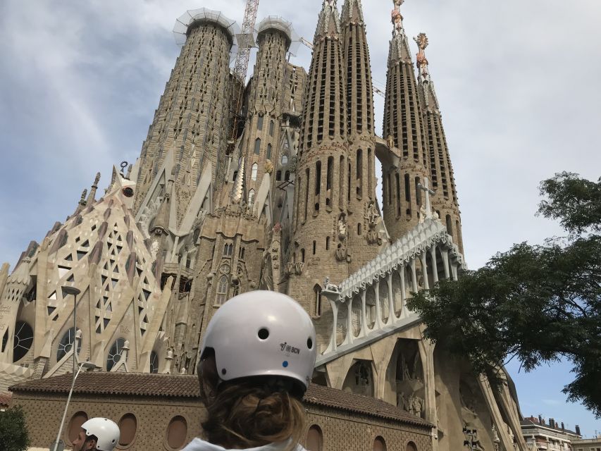 Barcelona: 2.5-Hour Gaudí Segway Tour - Guides, group size, and the human touch
