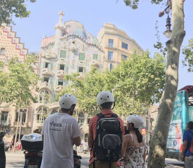 Barcelona: 2.5-Hour Gaudí Segway Tour - A short escape into Vila de Gràcia