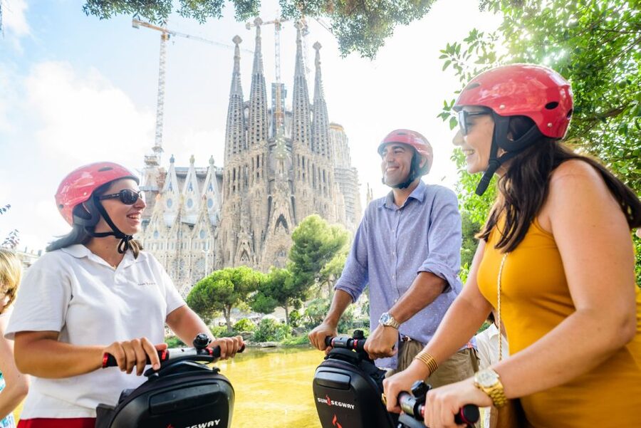 Barcelona: 2,5hr Art of Gaudí Segway Tour - From Columbus to Barcelona’s waterfront