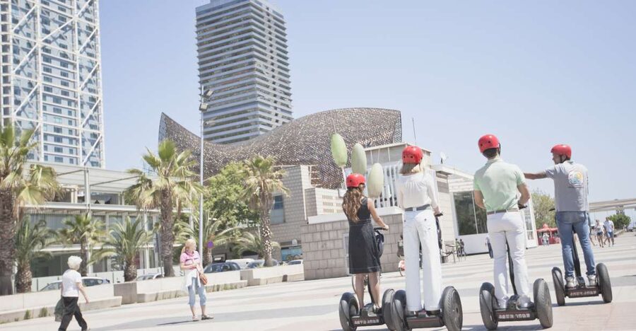 Barcelona: City Highlights Segway Tour - Starting among graffiti and skate ramps
