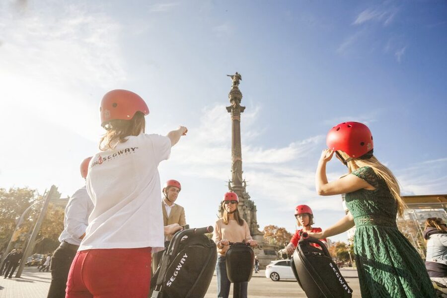 Barcelona: City Highlights Segway Tour - Sagrada Familia: fifteen minutes with Gaudí