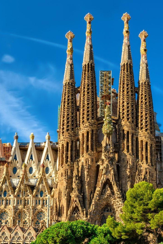 Barcelona: Gothic Quarter & Sagrada Familia Area Segway Tour - La Monumental and the route to Gaudí’s basilica