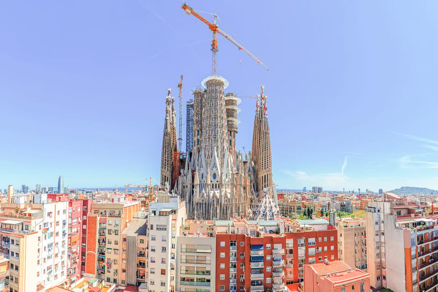 Barcelona: Gothic Quarter & Sagrada Familia Area Segway Tour - The guides make the difference