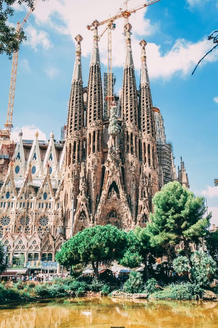 Barcelona Highlights: The Best of Gaudi On Segway - Ciutadella Park and the Arc de Triomf