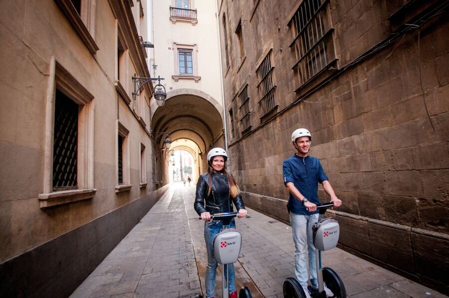 Barcelona Insiders Segway Tour 1.5h - How the small group changes the experience