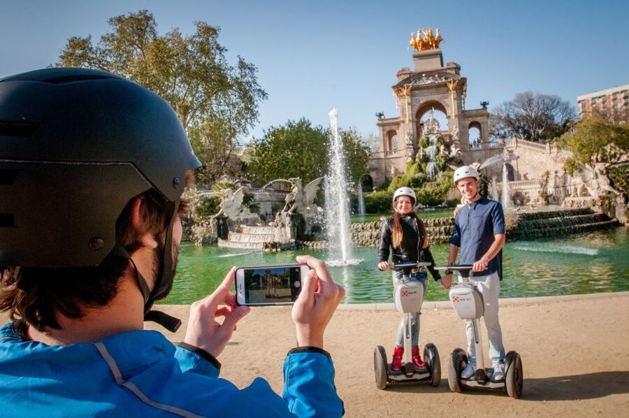 Barcelona Insiders Segway Tour 1.5h - Starting at the Arc de Triomf