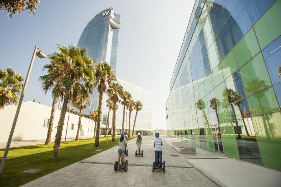 Barcelona: Old Port and Gothic Quarter Guided Segway Tour - Port Vell And The Remains Of The Sea Wall