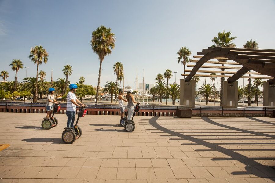 Barcelona: Old Port and Gothic Quarter Guided Segway Tour - El Cap de Barcelona And The Return Through The City
