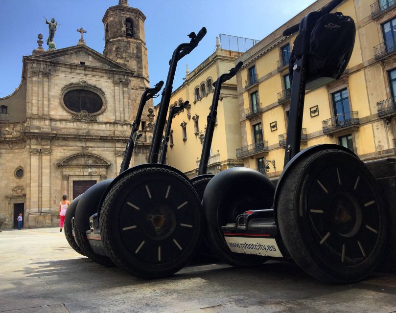 Barcelona: Private Gaudi Guided Segway Tour - Entering Eixample and the modernist city