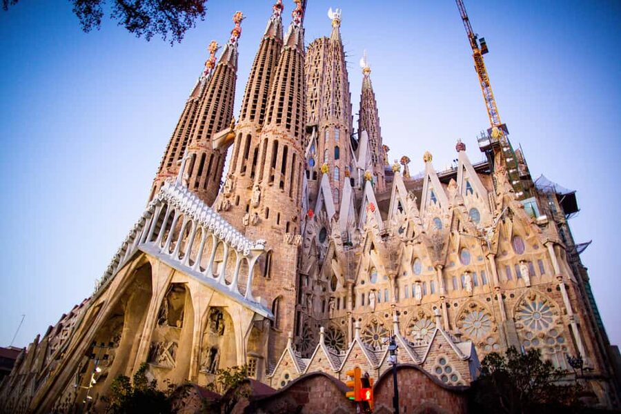 Barcelona Segway Tour: ❤️Gaudi Highlights❤️ - Safety, age limits, and physical demands