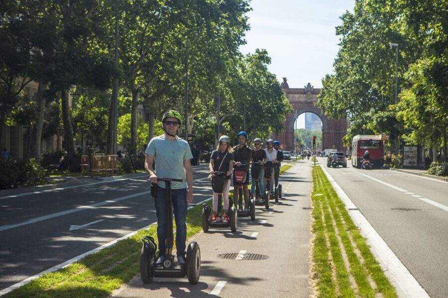 ❤️Barcelona Segway Tour ❤️ with a Local Guide - Group size, language, and the feel of the ride