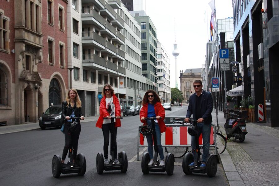 Berlin: 3-Hour Segway Tour - Gendarmenmarkt, the Palace, and Nikolaiviertel