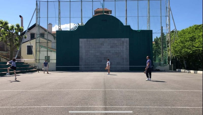 Biarritz happiness: Guided tour by Segway/e-bike + Pala - The 30-minute pala lesson