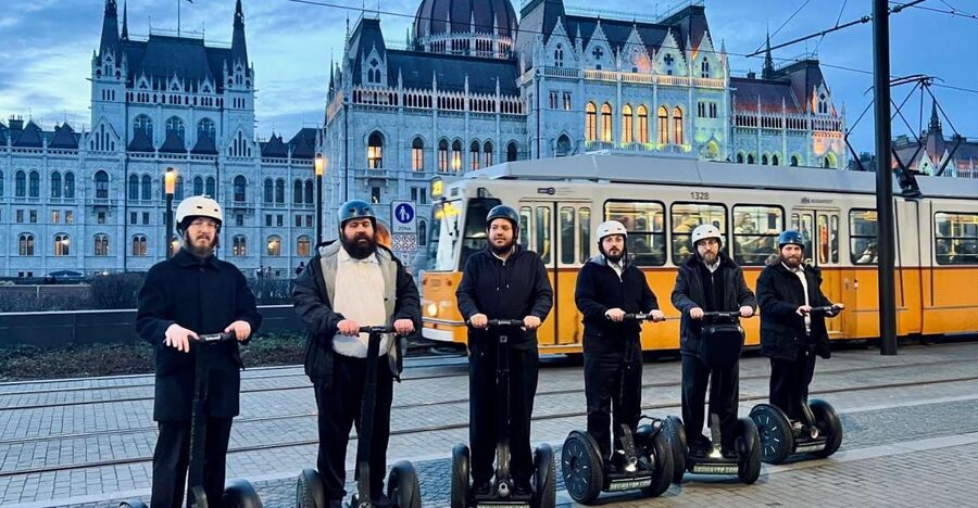 Budapest: 1 Hour Instagram Segway Tour - Adam Clark Square and Chain Bridge photo stops