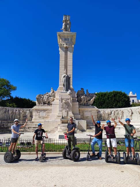 Cadiz: 1.45H Guided Segway/eScooters/EBikes for Big Groups - Key Points at a Glance