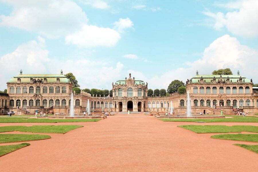 Dresden: Segway Tour Along the Elbe and Old Town - What the guide adds to the ride
