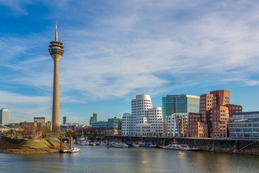Düsseldorf: Classic City Segway Tour - Finishing at Königsallee