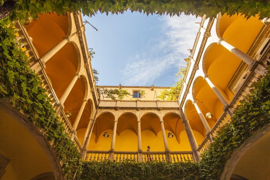 Gaudi's Barcelona 2-Hour Segway Tour with a Live Guide - L’Eixample, Sant Francesc de Sales, and the Arc de Triomf