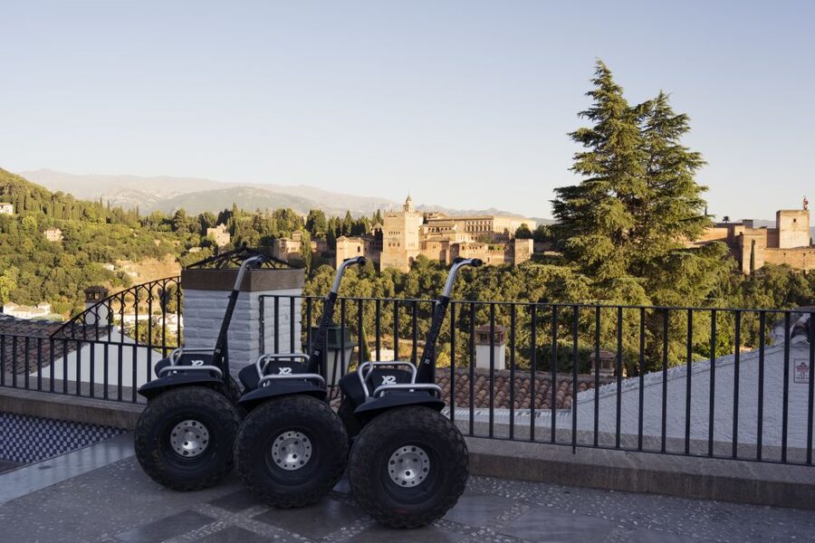 Granada: Historical City Center Guided Segway Tour - The guides make the difference