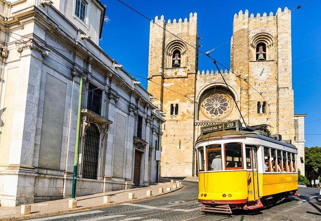 Lisbon Segway 1.5-Hour Private Tour: Bairro do Castelo, Mouraria - Key points at a glance