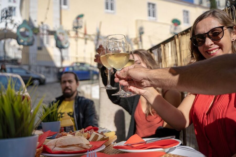Lisbon: Segway Food Tour of Alfama and Old Town Lisbon - Santa Engrácia and the character of Mouraria