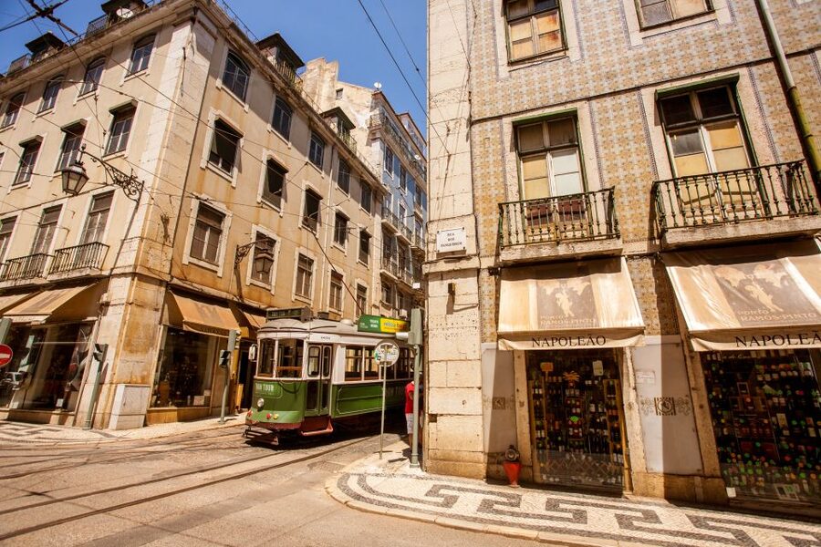 Lisbon: Segway Medieval Tour of Alfama and Mouraria - Alfama’s Medieval Lanes And Lisbon Cathedral