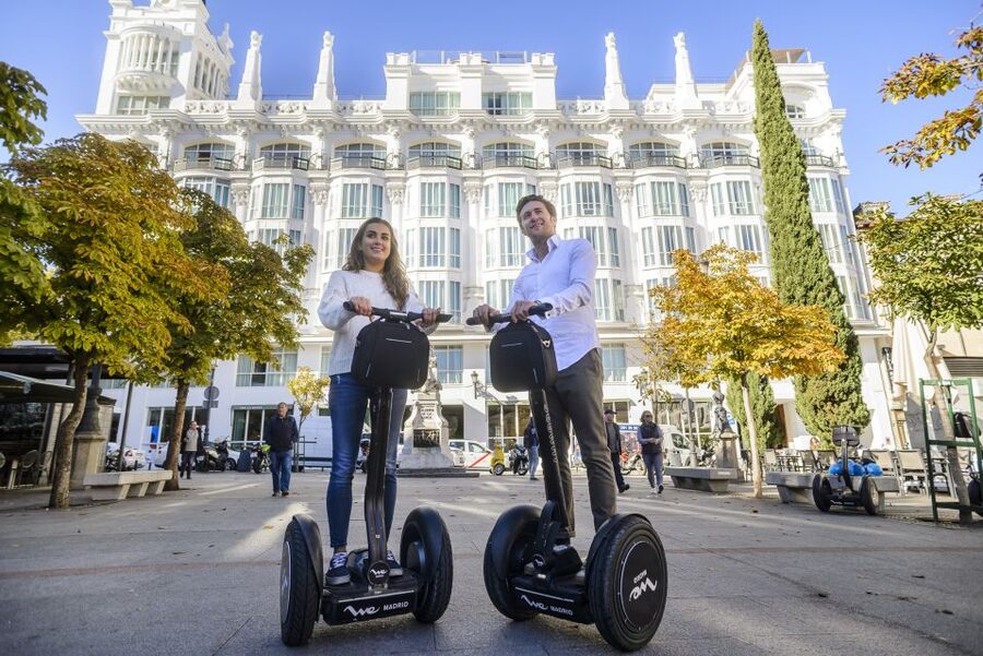 Madrid: 1.5-Hour Old Town Highlights Segway Tour - Plaza de Oriente and the first royal views