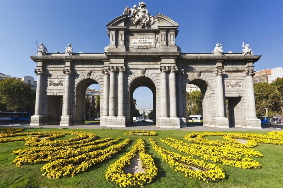 Madrid: Iconic Retiro Park Segway Tour - The Rose Garden in spring