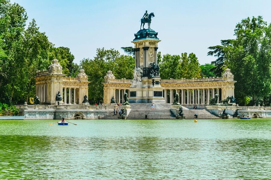 Madrid: Iconic Retiro Park Segway Tour - Palacio de Cristal, the park’s signature sight