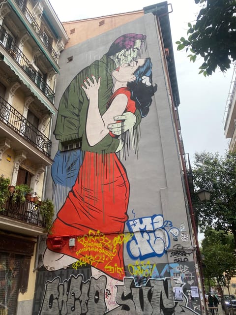Madrid: Private Grafitis/Street Art Segway Tour 2h - Language, Guide Style, and Group Feel