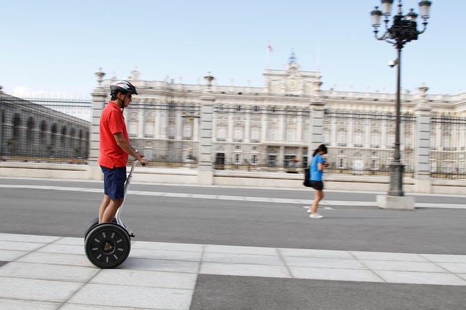 Madrid Segway Tour - Getting started on C. de la Escalinata