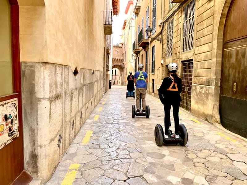 Mallorca: 2.5 H Sightseeing Segway Tour with Local Guide - Learning the Segway before the city ride