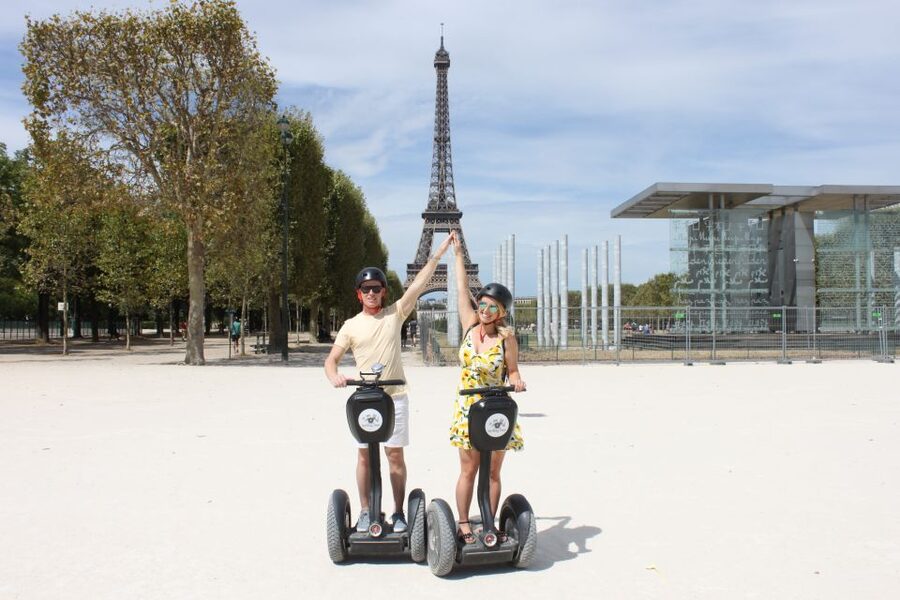 Paris: Private Sightseeing Segway Tour - Ecole Militaire and the ride back