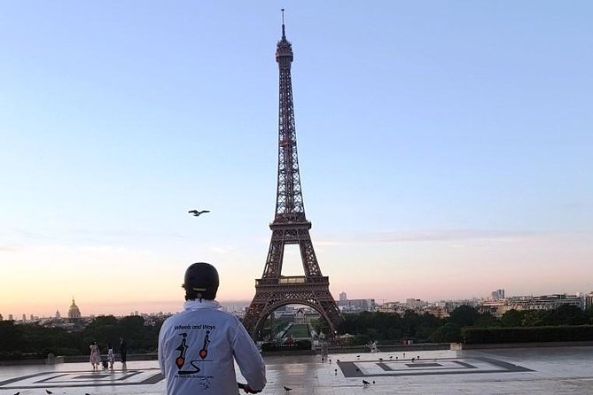 Paris Sunrise tour by Segway - Rolling down the Champs-Élysées