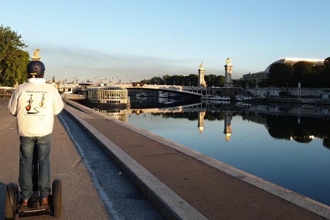 Paris Sunrise tour by Segway - Meeting at Place de Fontenoy at 6:30 a.m.