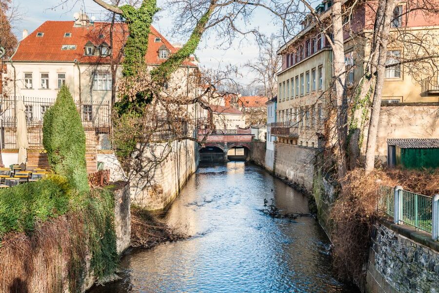 Prague: 4-Hour Segway and Scooter Tour with Lunch and Drinks - The guides make the biggest difference