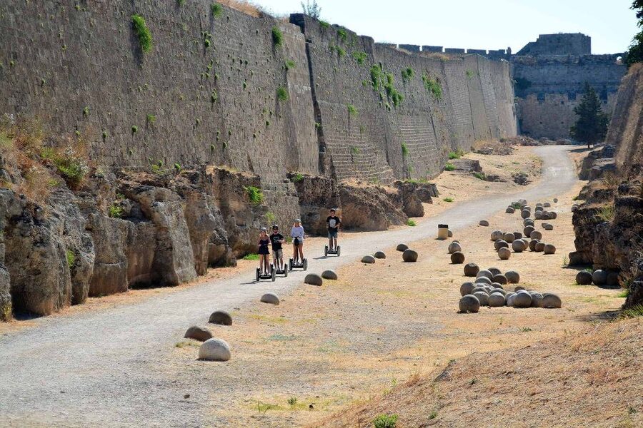 Rhodes: Discover the Medieval City on a Segway - Crowds, heat, and the best departure time