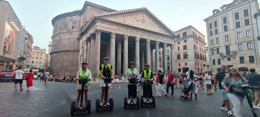 Rome: Night Segway Tour - Returning through Piazza Venezia