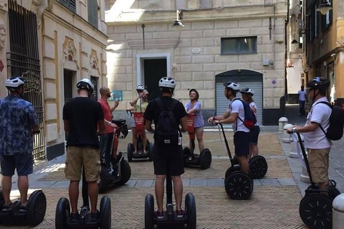 Segway Tour Caruggi - 1 ora - Entering the caruggi and the UNESCO-listed old center