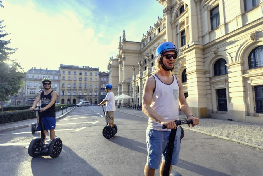 Segway Tour Krakow: Full Tour (Old Town + Jewish Quarter) - How difficult is the ride?