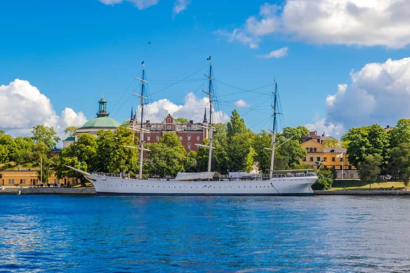 Stockholm: Sightseeing Tour by Segway - Skeppsholmen and Kastellholmen by the water