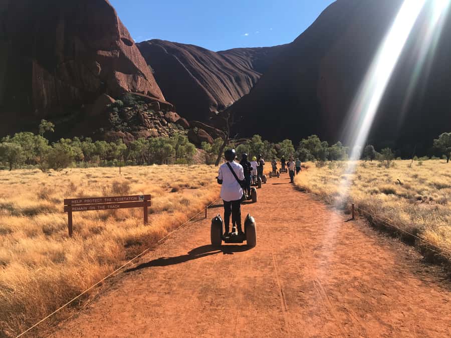 Uluru: Uluru Base Segway Tour - Starting at Kuniya Carpark