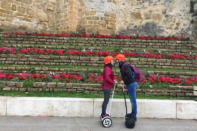 Unusual and ecological ride on a Segway and electric bike in Bayonne - What makes this more than a standard city ride