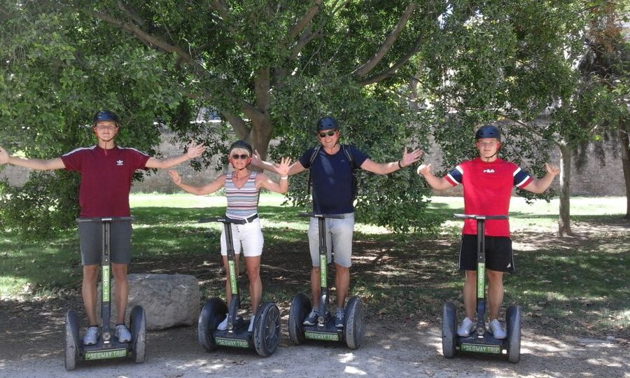 Valencia: Cabecera Park and Bioparc Segway Tour - The 9 d’Octubre Bridge and the turn toward Cabecera Park