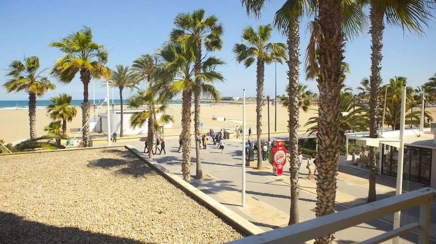 Valencia: Fantastic Segway Tour from the Center to the Beach - Feeling the sea breeze at Platja de Llevant