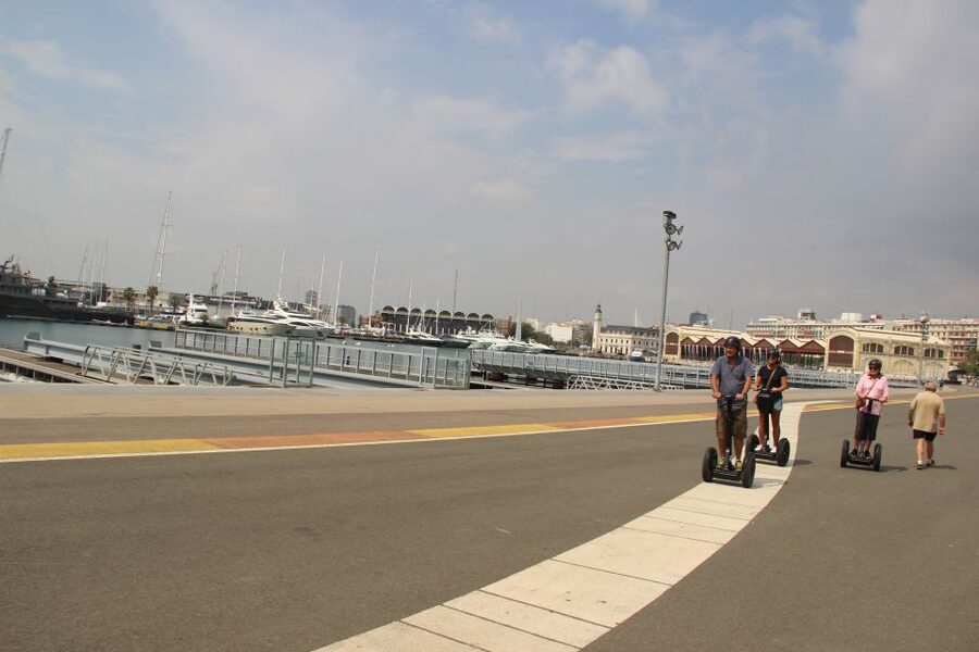 Valencia: Seaport Segway Tour - Reaching Calatrava’s futuristic complex